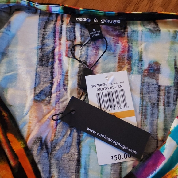 Top - Picture 2 of 3